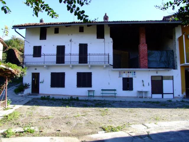 casa indipendente in vendita a Piverone