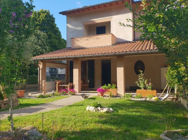 casa indipendente in vendita a Castrocaro Terme e Terra del Sole