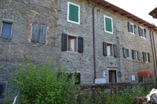 appartamento in vendita a Camugnano in zona Burzanella