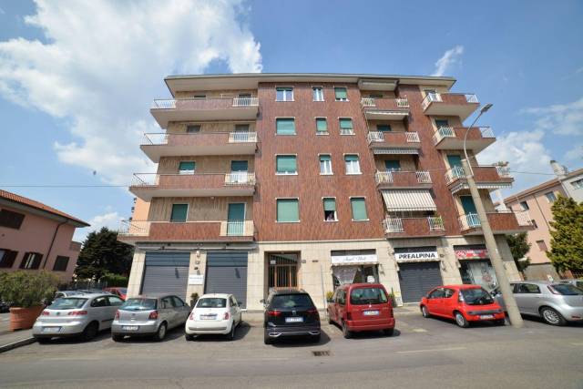 appartamento in vendita a Pioltello in zona Seggiano