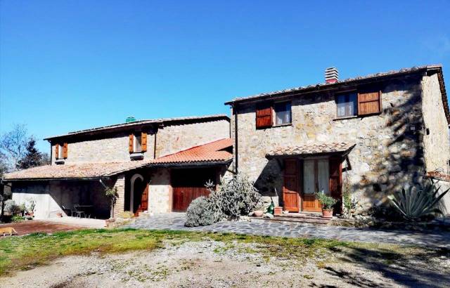 casa indipendente in vendita a Pomarance in zona Larderello